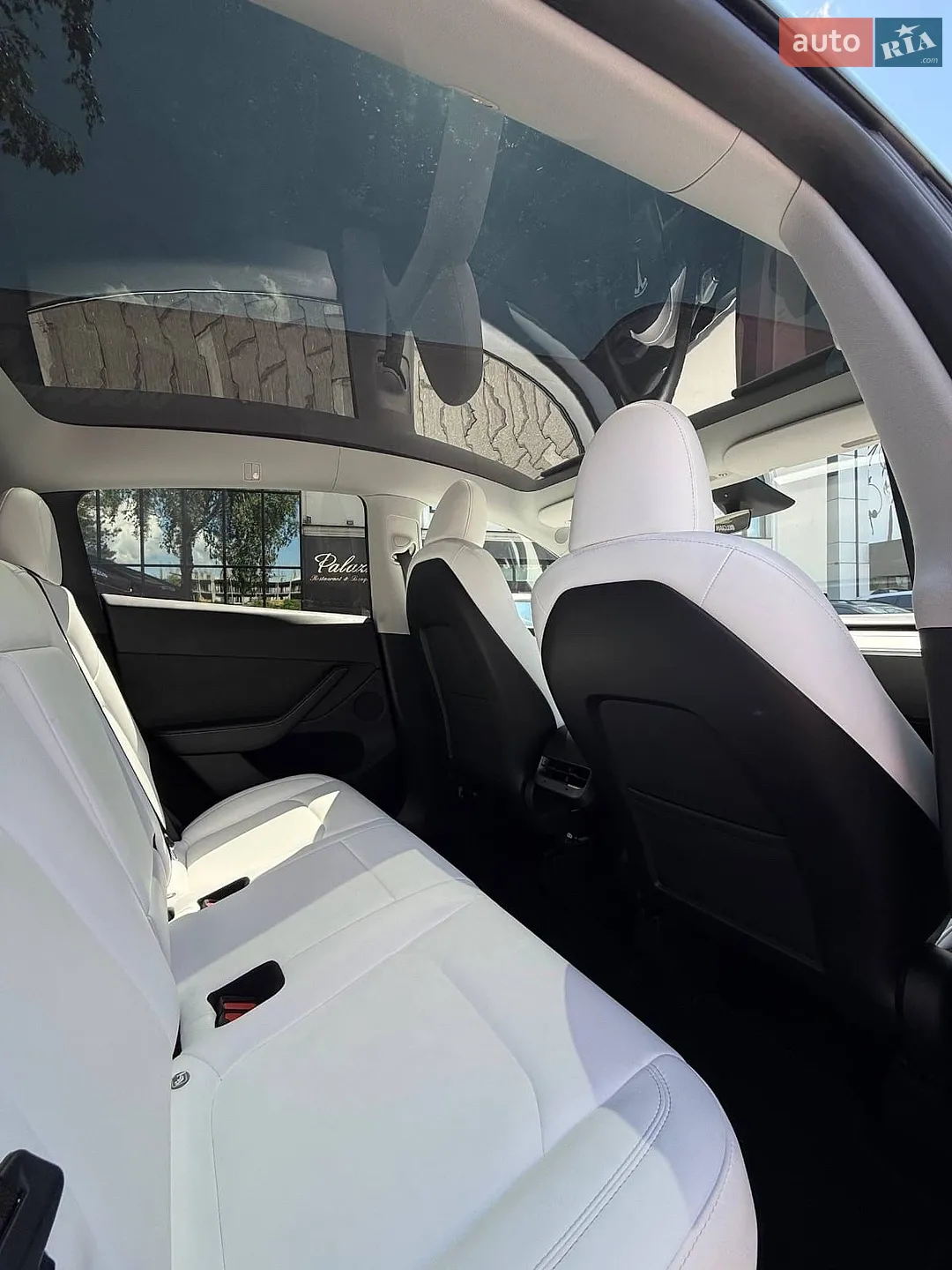 2024 Tesla Model Y - мініатюра 8