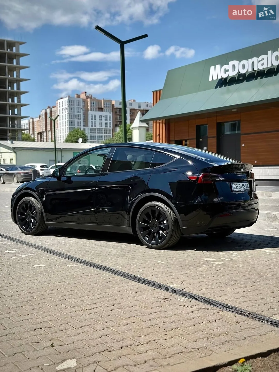 2024 Tesla Model Y - мініатюра 4