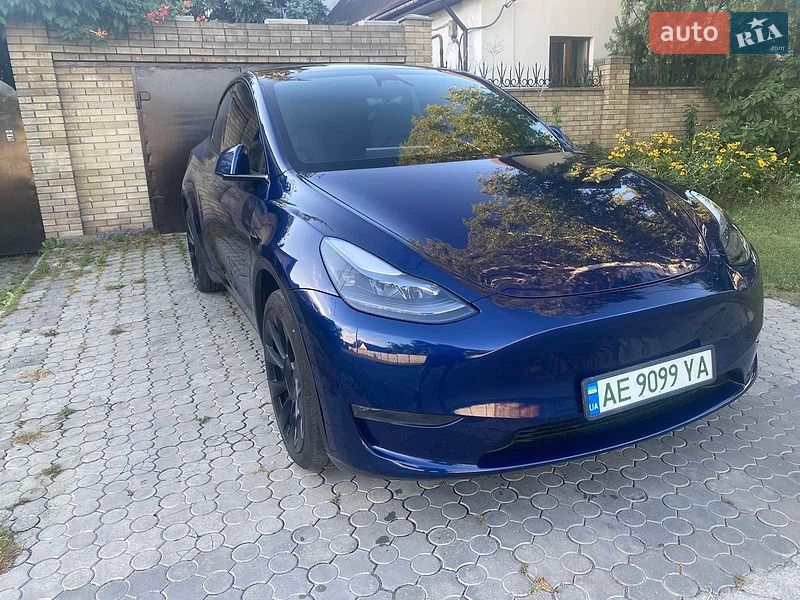 Позашляховик / Кросовер Tesla Model Y 2023 в Дніпрі