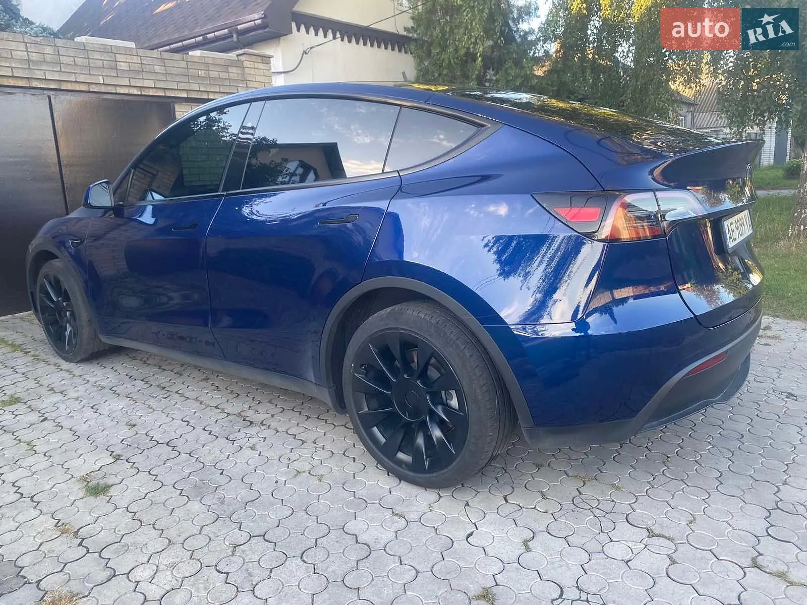 2023 Tesla Model Y - мініатюра 3