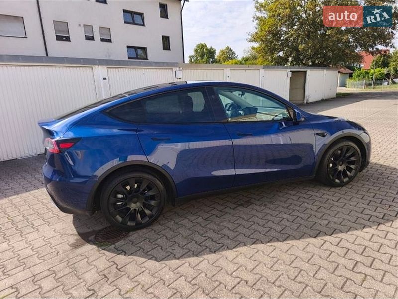 Позашляховик / Кросовер Tesla Model Y 2023 в Кривому Розі