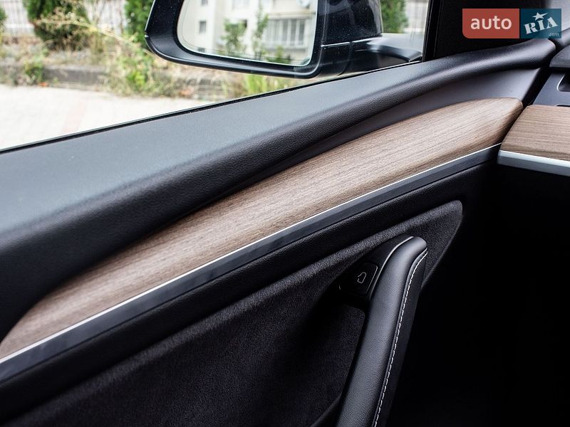 Позашляховик / Кросовер Tesla Model Y 2024 в Львові