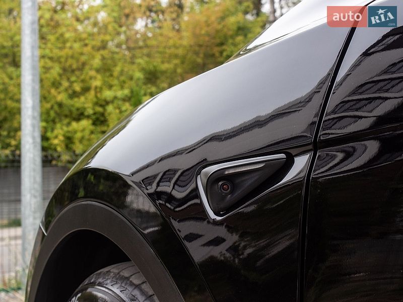 Позашляховик / Кросовер Tesla Model Y 2024 в Львові