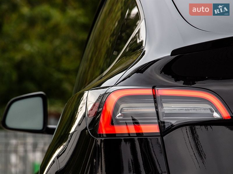 Позашляховик / Кросовер Tesla Model Y 2024 в Львові