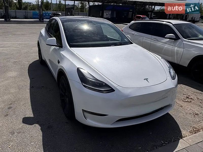 Tesla Model Y 2023