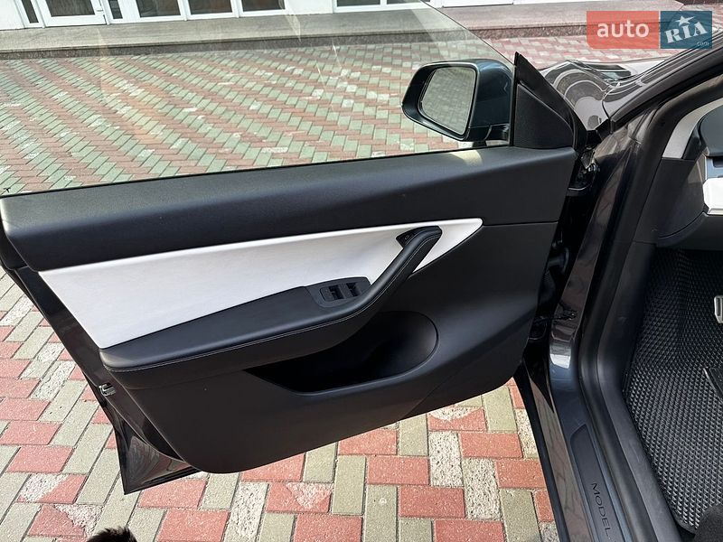 Внедорожник / Кроссовер Tesla Model Y 2021 в Кременчуге