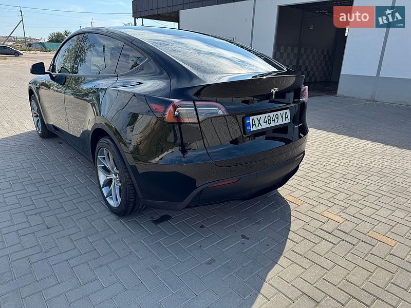 Позашляховик / Кросовер Tesla Model Y 2023 в Харкові