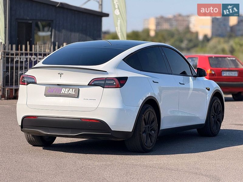 Позашляховик / Кросовер Tesla Model Y 2023 в Кривому Розі