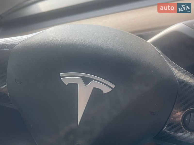 Внедорожник / Кроссовер Tesla Model Y 2020 в Киеве