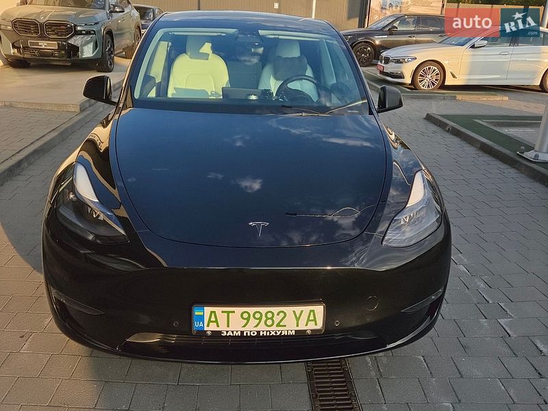 Позашляховик / Кросовер Tesla Model Y 2020 в Івано-Франківську