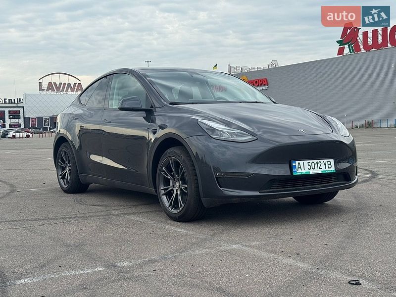 Позашляховик / Кросовер Tesla Model Y 2025 в Києві