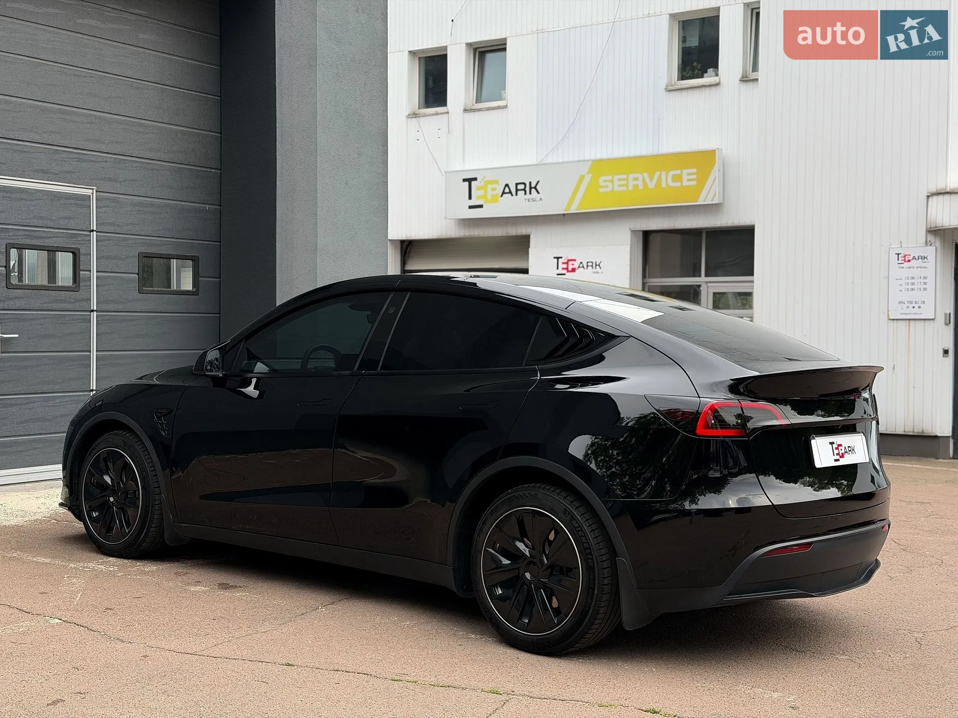 2024 Tesla Model Y - мініатюра 8