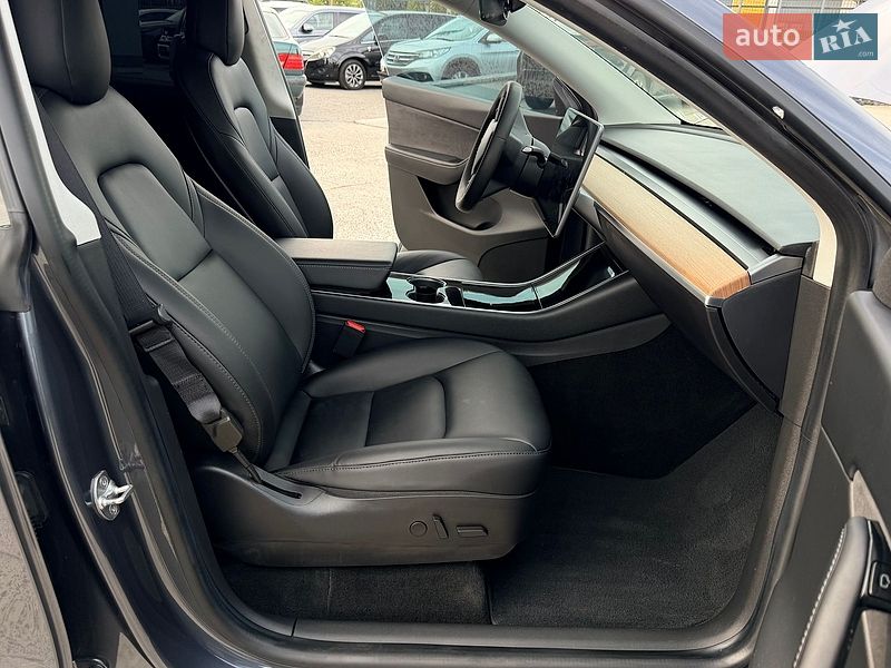 Внедорожник / Кроссовер Tesla Model Y 2021 в Дрогобыче