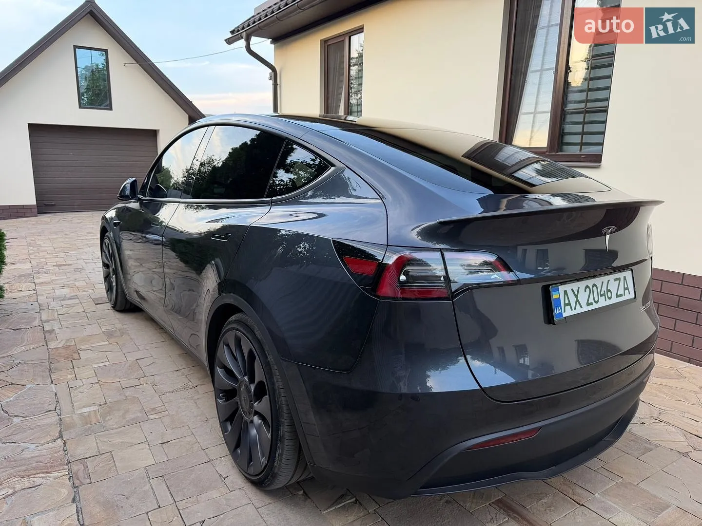 2024 Tesla Model Y - мініатюра 5
