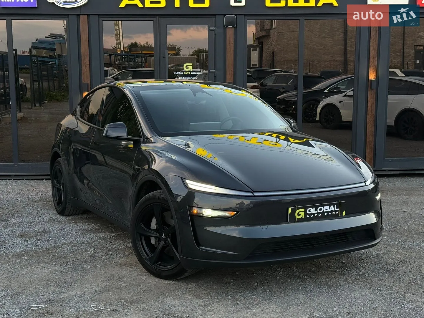 2025 Tesla Model Y - мініатюра 2