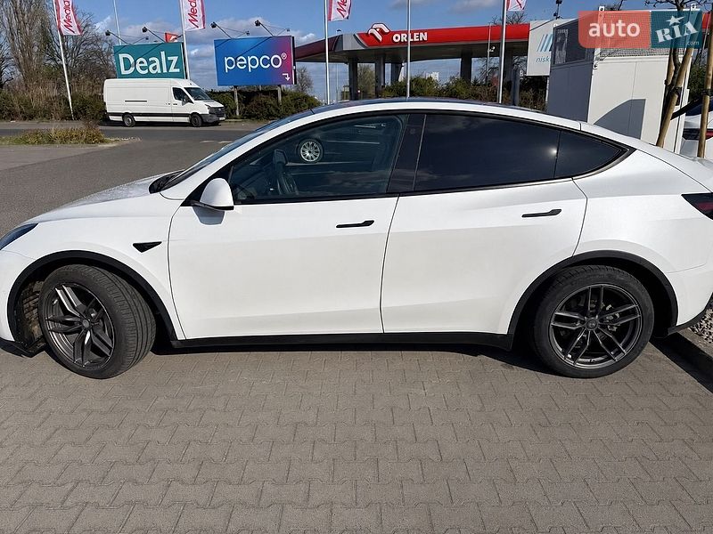 Внедорожник / Кроссовер Tesla Model Y 2021 в Виннице