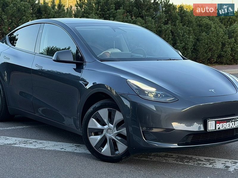 Tesla Model Y 2023