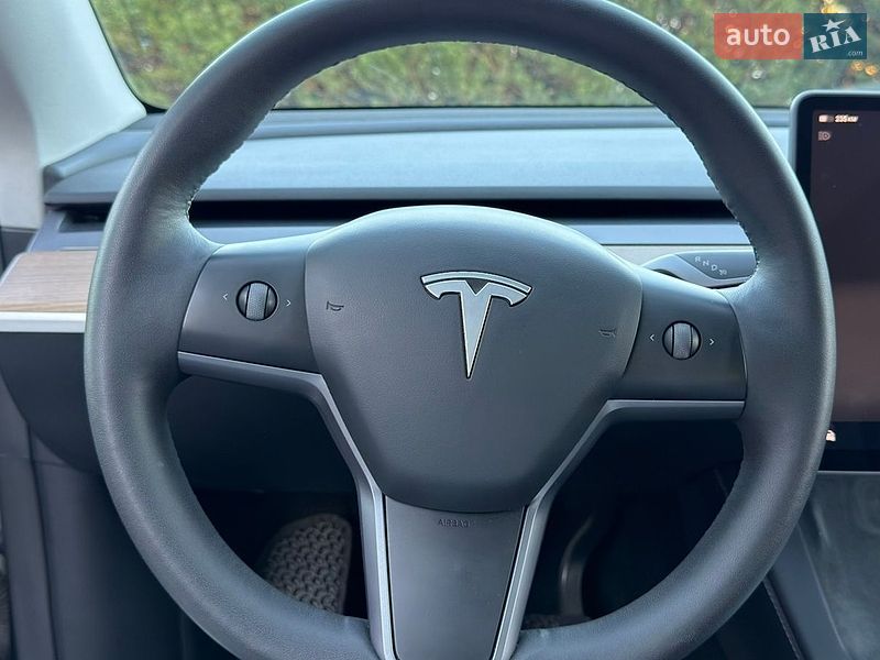 Позашляховик / Кросовер Tesla Model Y 2023 в Києві
