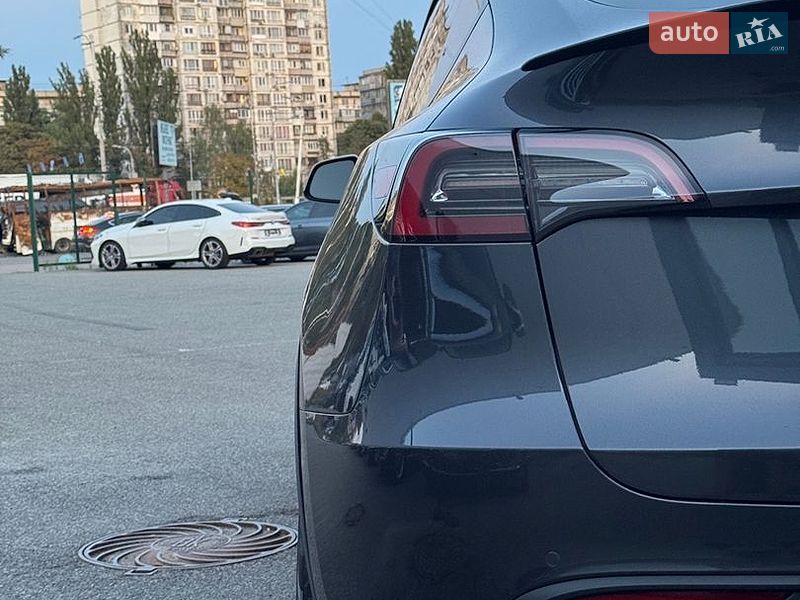 Внедорожник / Кроссовер Tesla Model Y 2021 в Киеве