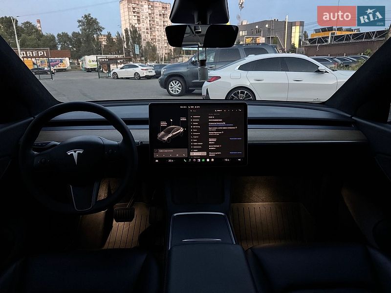 Внедорожник / Кроссовер Tesla Model Y 2021 в Киеве