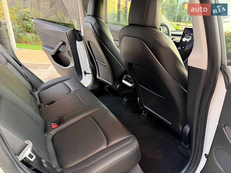 Позашляховик / Кросовер Tesla Model Y 2020 в Києві