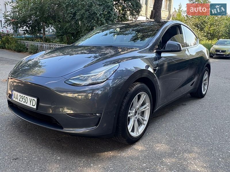 Tesla Model Y 2023
