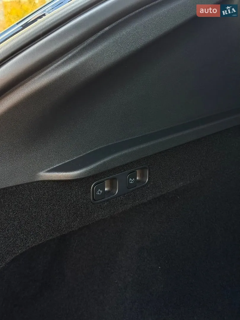 2024 Tesla Model Y - мініатюра 31