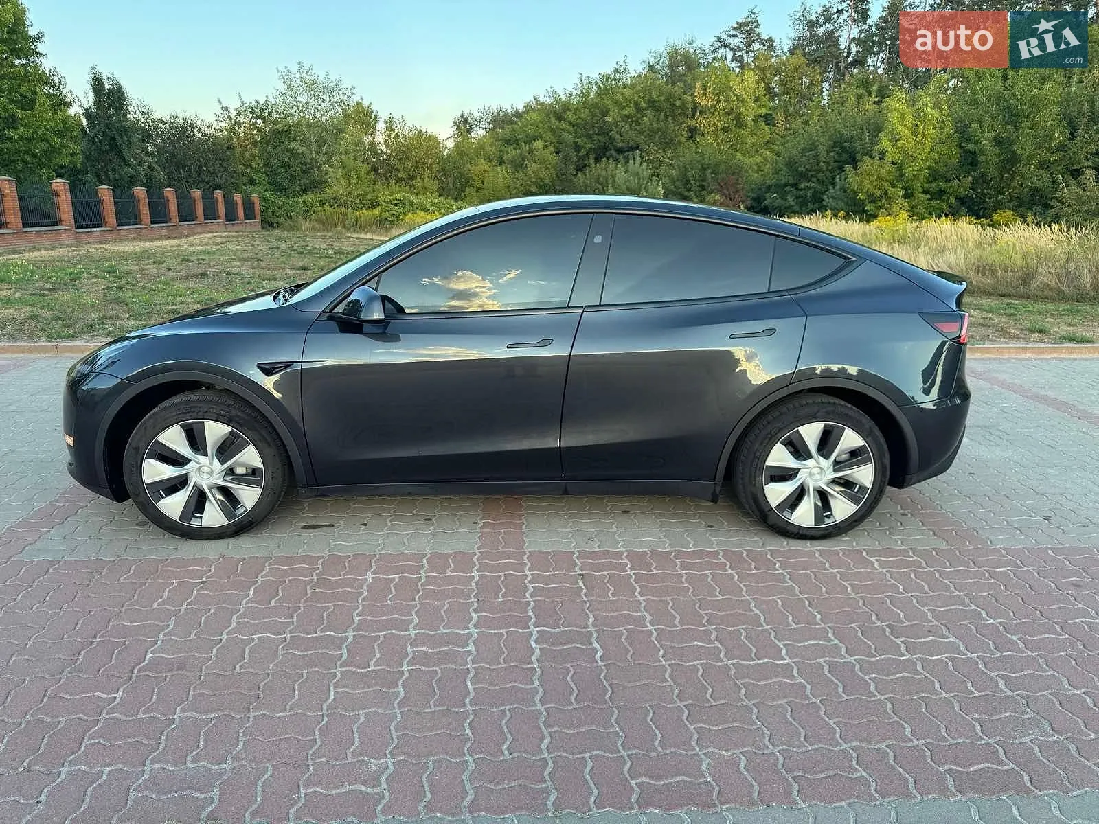 2024 Tesla Model Y - мініатюра 4