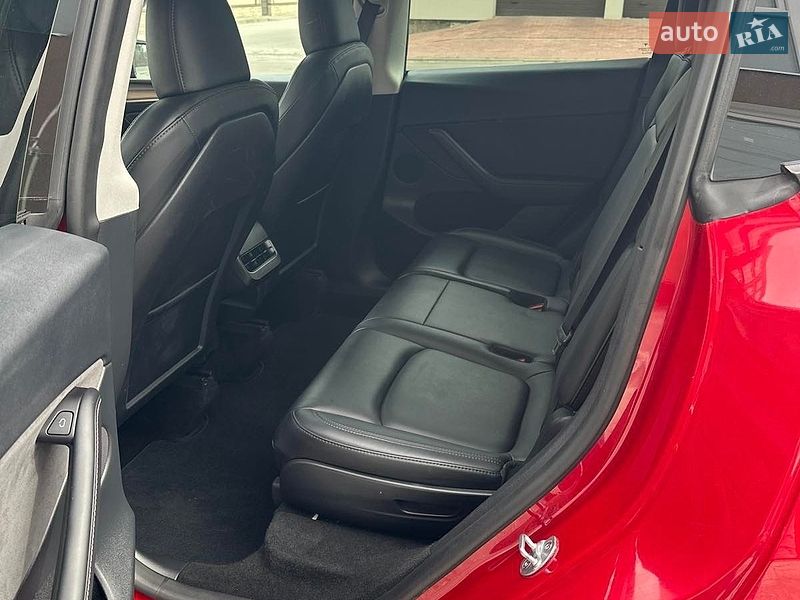 Позашляховик / Кросовер Tesla Model Y 2023 в Львові