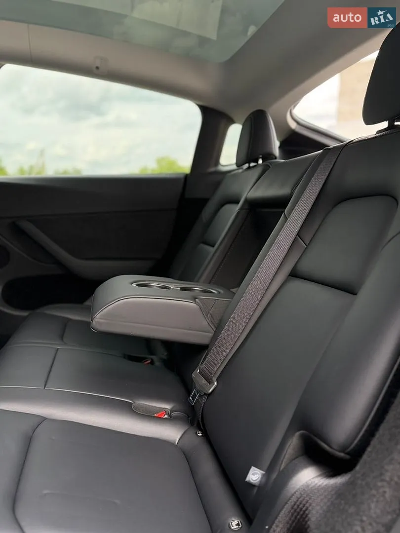 2025 Tesla Model Y - мініатюра 48