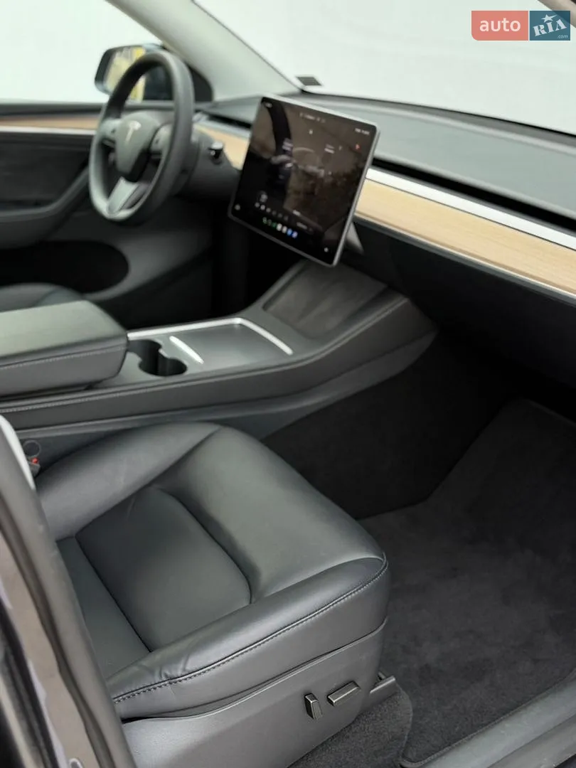 2025 Tesla Model Y - мініатюра 53