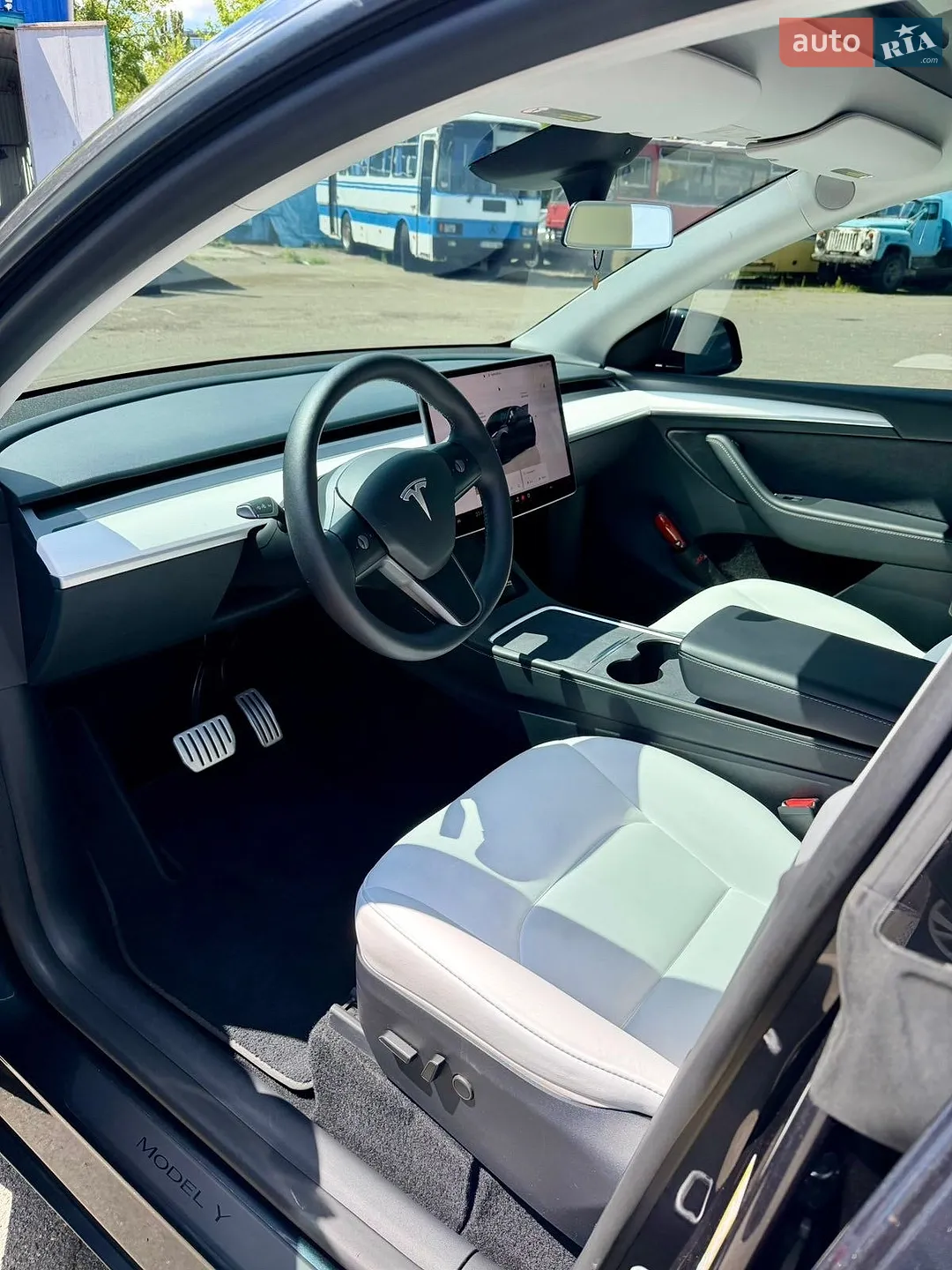 2024 Tesla Model Y - мініатюра 8