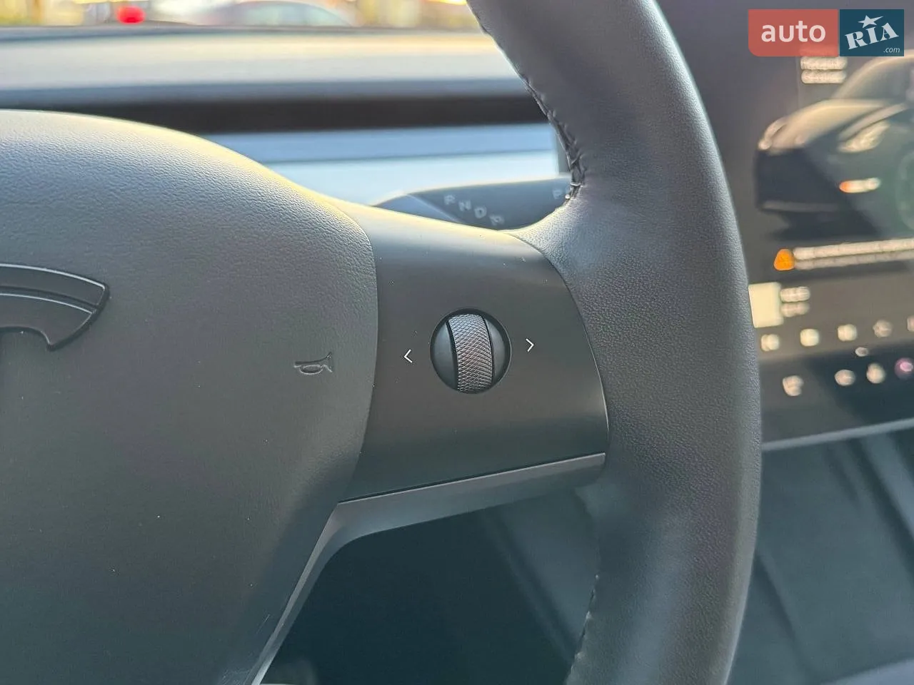 2022 Tesla Model Y - мініатюра 23