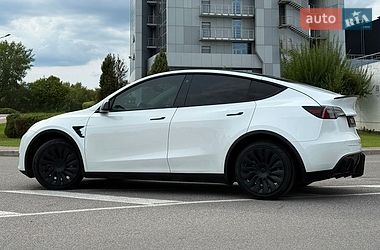 Позашляховик / Кросовер Tesla Model Y 2021 в Києві