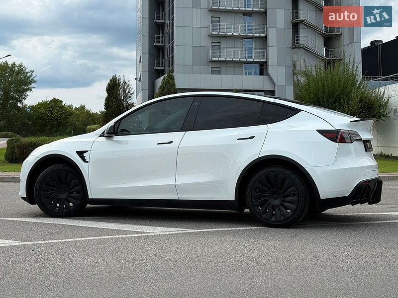 Позашляховик / Кросовер Tesla Model Y 2021 в Києві