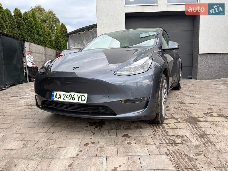 Tesla Model Y 2023