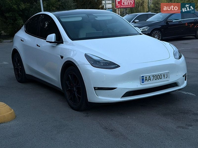 Tesla Model Y 2021