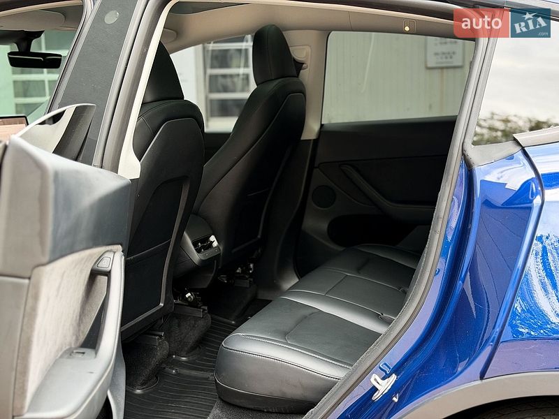 Позашляховик / Кросовер Tesla Model Y 2023 в Києві фото 14 Позашляховик / Кросовер Tesla Model Y 2023 в Києві