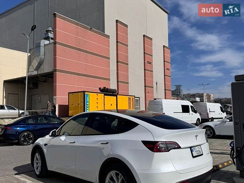 Внедорожник / Кроссовер Tesla Model Y 2021 в Львове