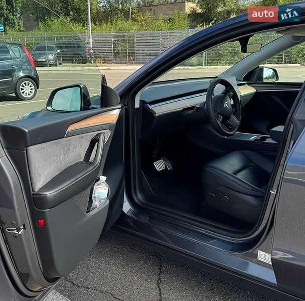 Позашляховик / Кросовер Tesla Model Y 2023 в Кривому Розі фото 14 Позашляховик / Кросовер Tesla Model Y 2023 в Кривому Розі