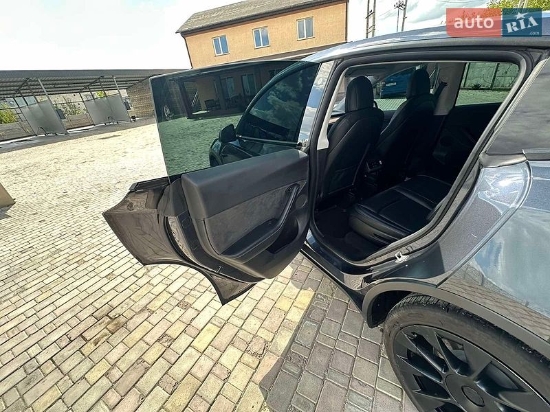 Позашляховик / Кросовер Tesla Model Y 2021 в Одесі