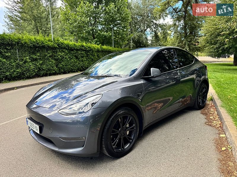 Tesla Model Y 2023