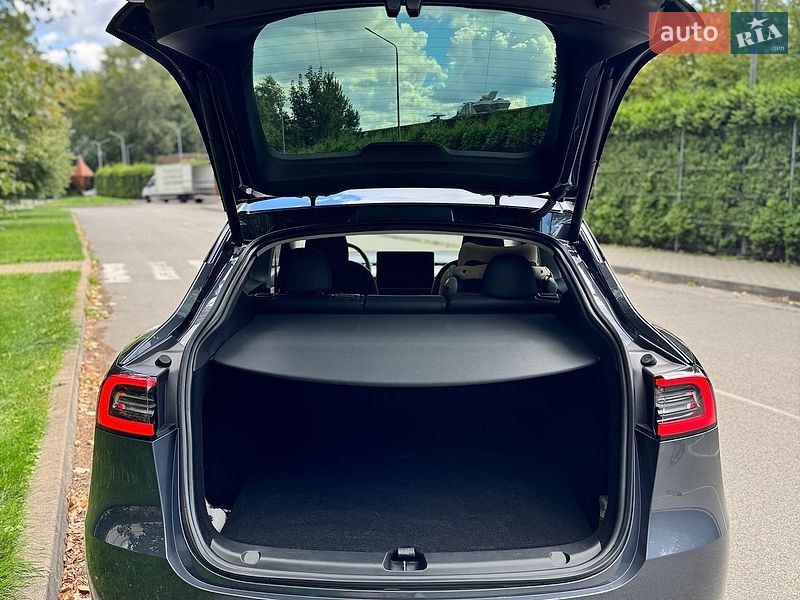 Позашляховик / Кросовер Tesla Model Y 2023 в Києві