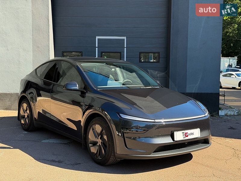 Позашляховик / Кросовер Tesla Model Y 2025 в Києві