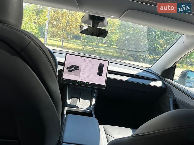 Позашляховик / Кросовер Tesla Model Y 2025 в Києві