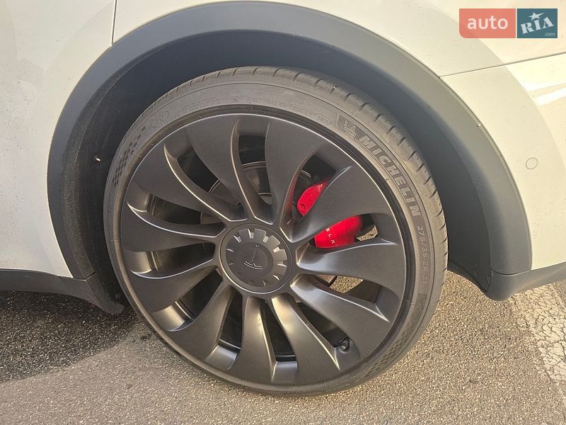 Позашляховик / Кросовер Tesla Model Y 2022 в Києві