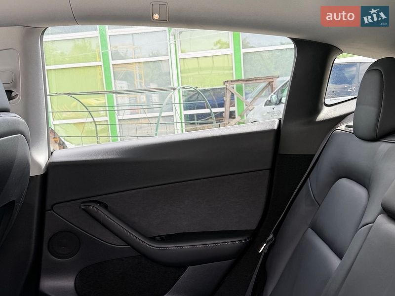 Позашляховик / Кросовер Tesla Model Y 2023 в Золочеві