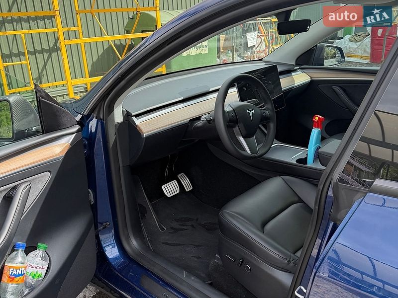 Позашляховик / Кросовер Tesla Model Y 2023 в Золочеві