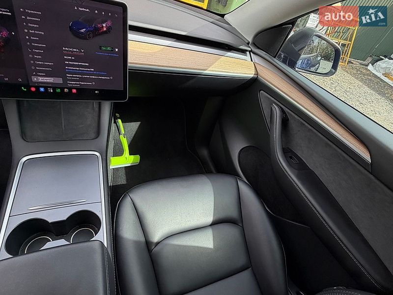 Позашляховик / Кросовер Tesla Model Y 2023 в Золочеві