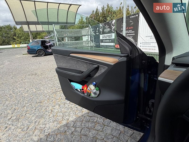 Позашляховик / Кросовер Tesla Model Y 2023 в Золочеві
